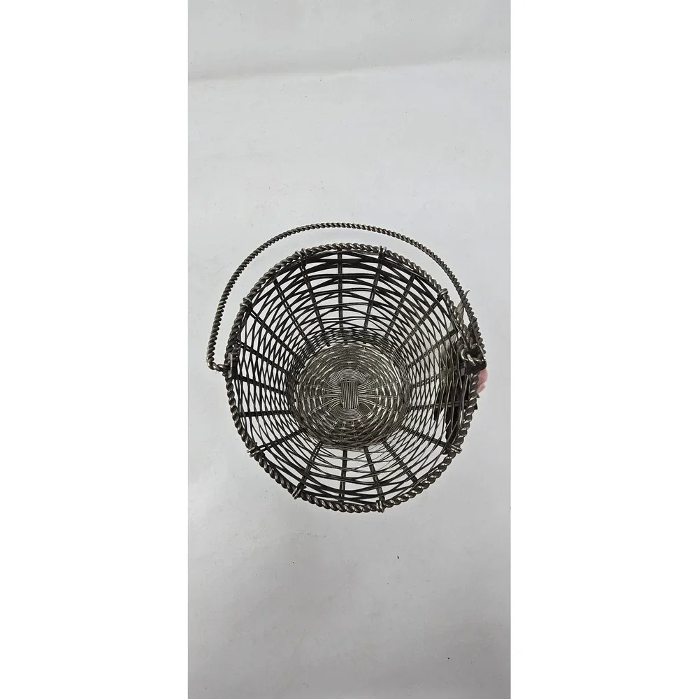 Vtg metal wirework diminutive basket w/ceramic flower silver tone mid century‎